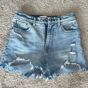 Abercrombie 4 Inch Mom Short